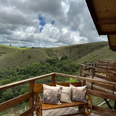 Chacrinha Pousada E Restaurante Chale Tucano カルダス エクステリア 写真